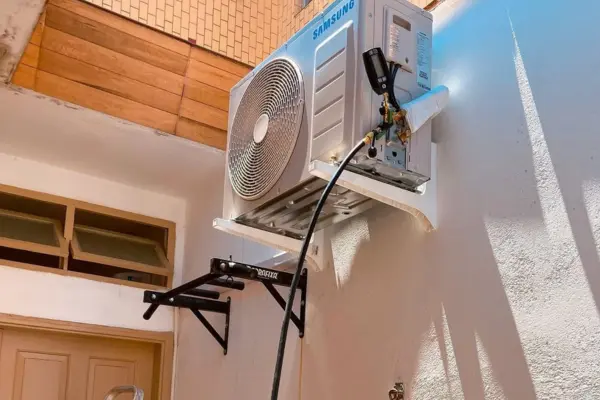 Mais economia com a manutenção ar condicionado feita pela Climarkes 💰